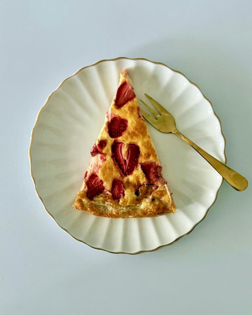 Rusztikus epres-mascarponés galette teljes kiőrlésű, görög joghurtos tésztával