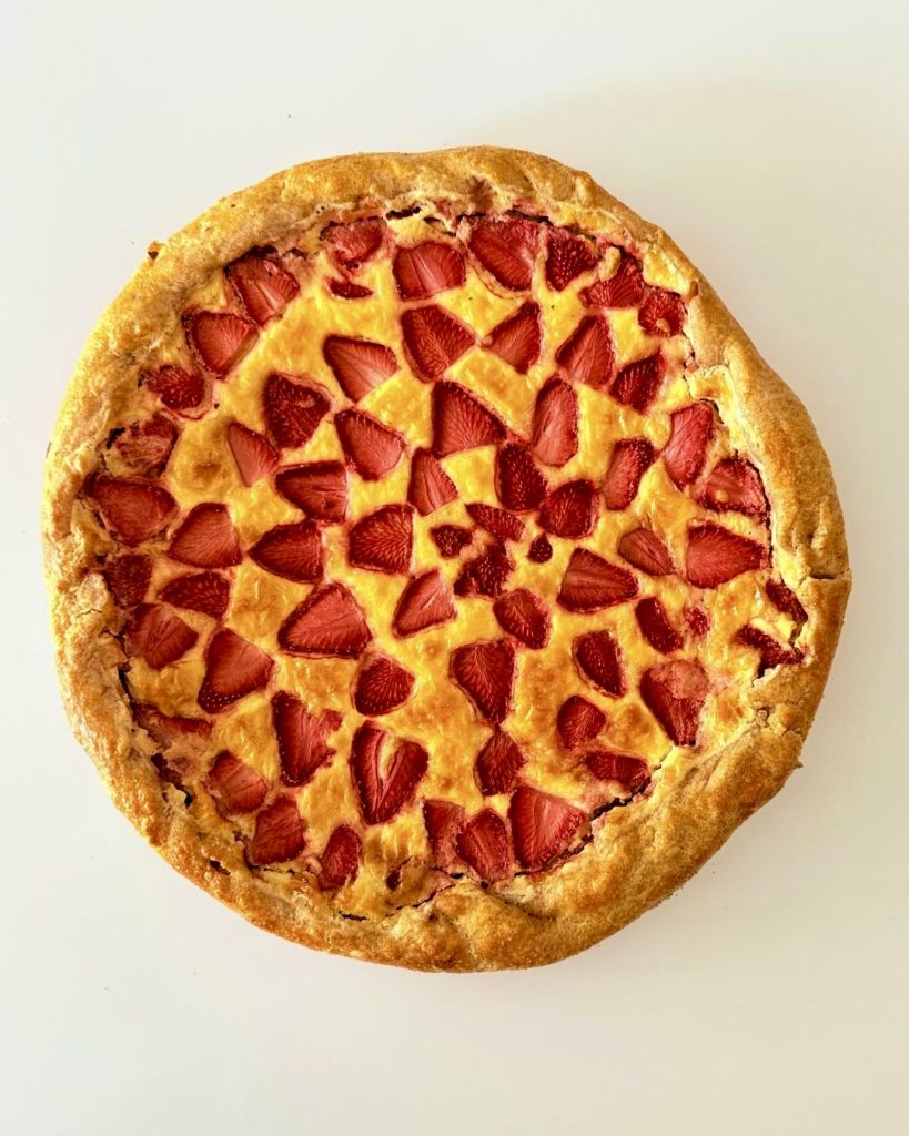 Rusztikus epres-mascarponés galette teljes kiőrlésű, görög joghurtos tésztával